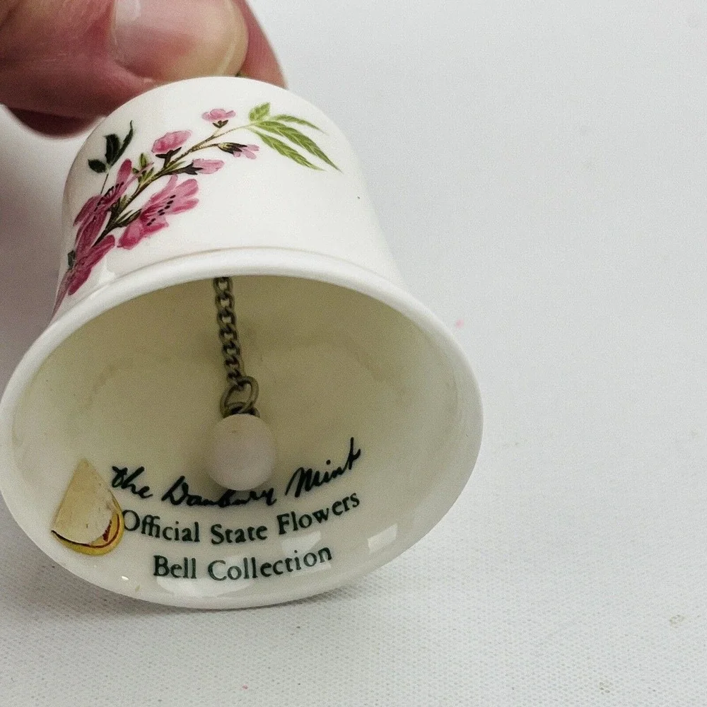 Danbury Mint Delaware Peach Blossom Official State Flower‎ Bell Collection